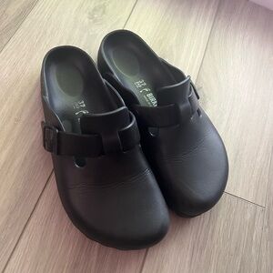Black EVA Slip-On Clogs